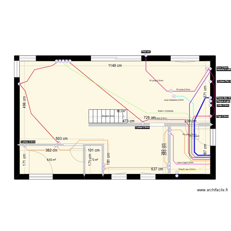 Prises. Plan de 3 pièces et 75 m2