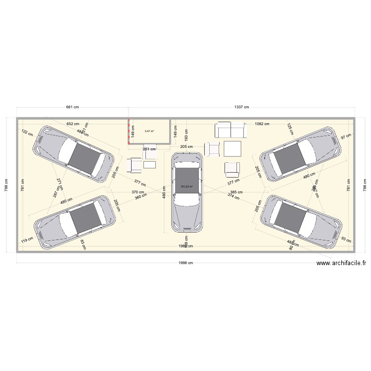 RETROMOBILE. Plan de 2 pièces et 155 m2