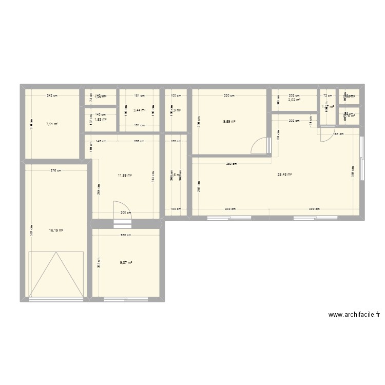 Marine. Plan de 15 pièces et 96 m2