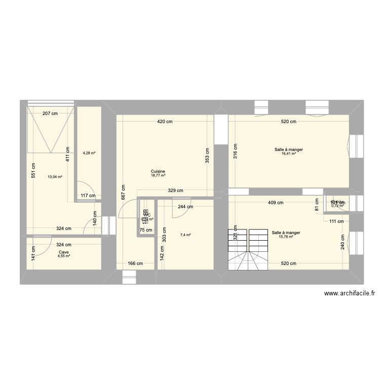 Maison RDC. Plan de 9 pièces et 82 m2