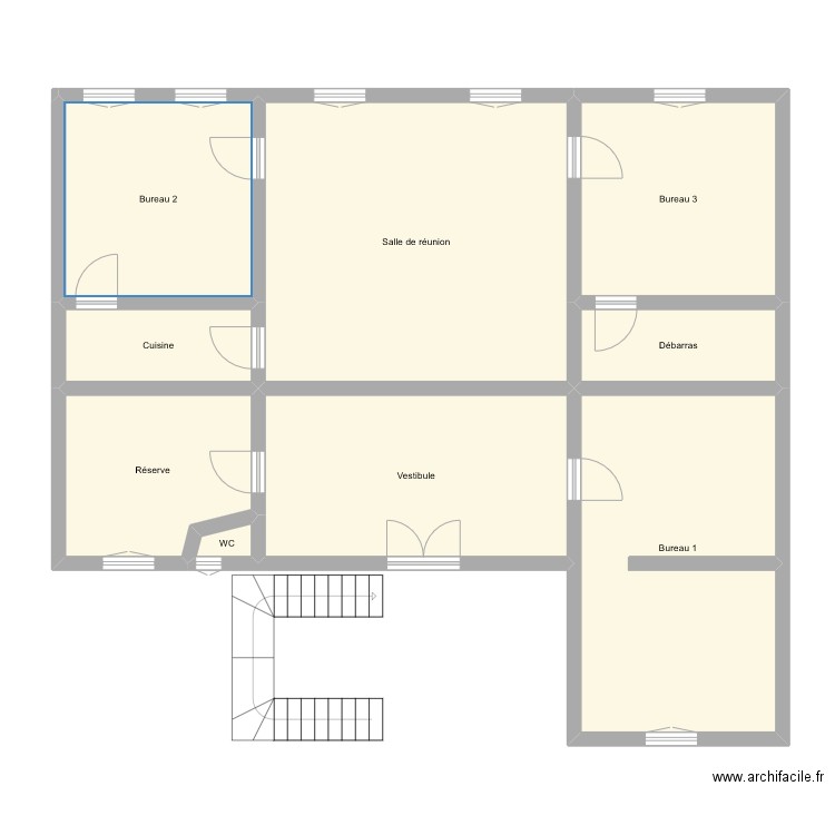 23 Martyrs. Plan de 9 pièces et 120 m2