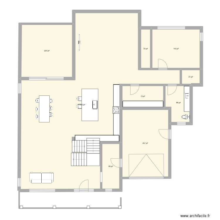 RDC. Plan de 9 pièces et 195 m2