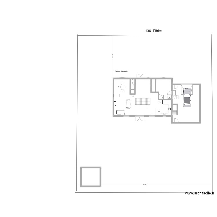 136 Rez de chaussée. Plan de 5 pièces et 151 m2