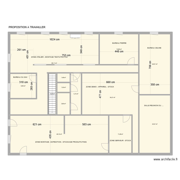 Bureaux Bas. Plan de 13 pièces et 245 m2