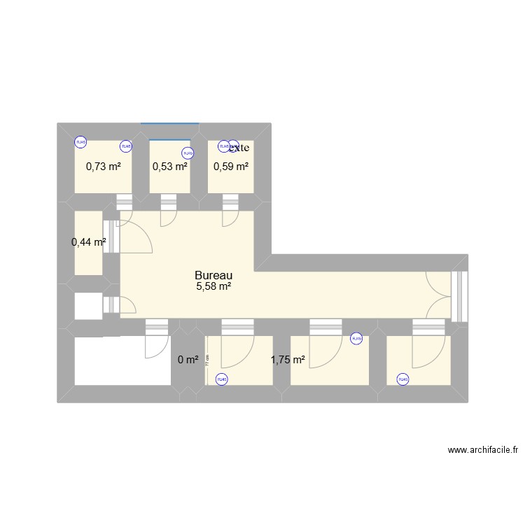 reseaux informatiques. Plan de 8 pièces et 10 m2