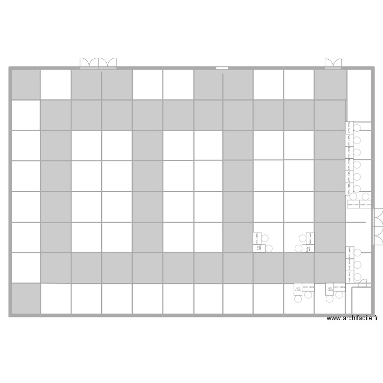 salle. Plan de 93 pièces et 851 m2