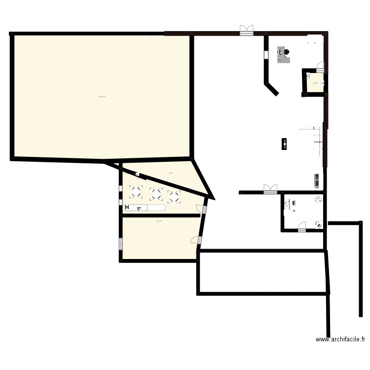 Ecole. Plan de 4 pièces et 340 m2