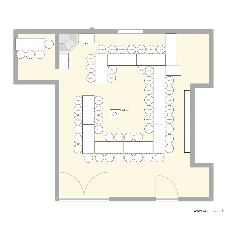 mariage. Plan de 1 pièce et 100 m2