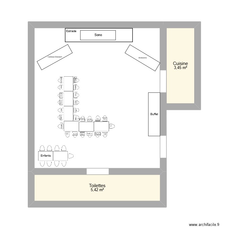 Plan de table baptême. Plan de 2 pièces et 9 m2