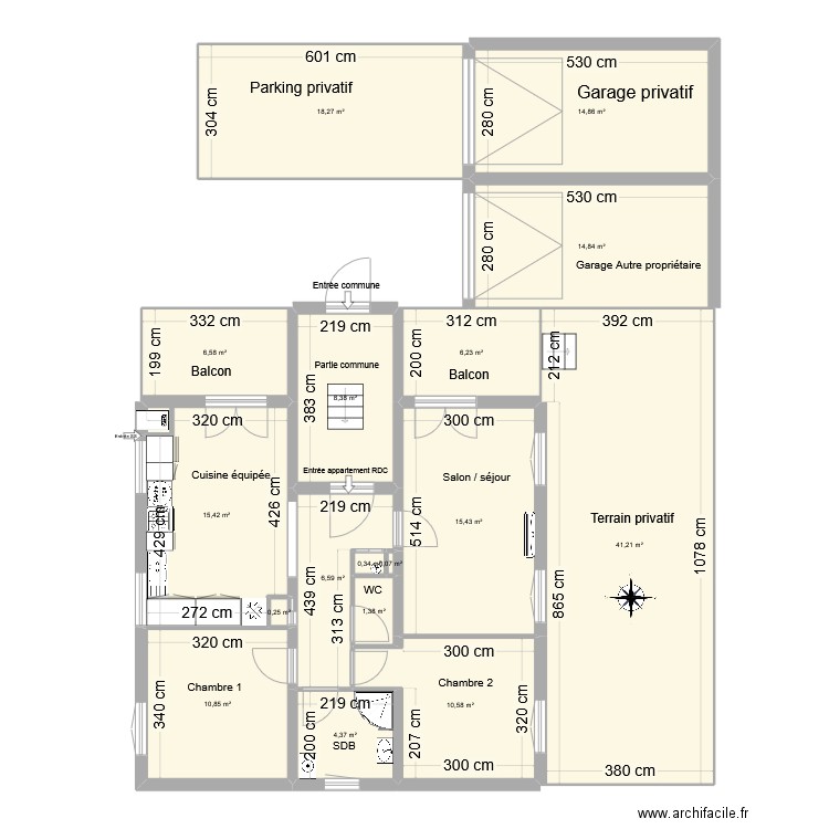 Appartement Mamie. Plan de 17 pièces et 176 m2