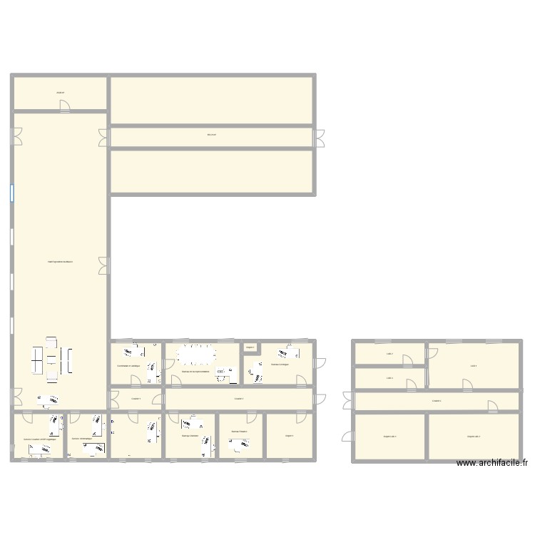 bureau. Plan de 21 pièces et 654 m2