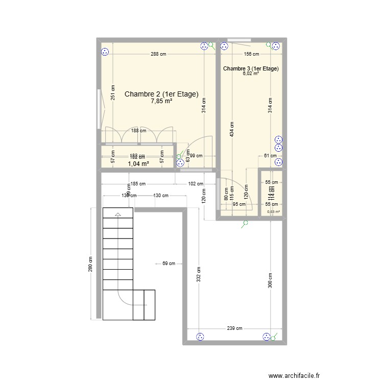 1er ETAGE. Plan de 4 pièces et 16 m2