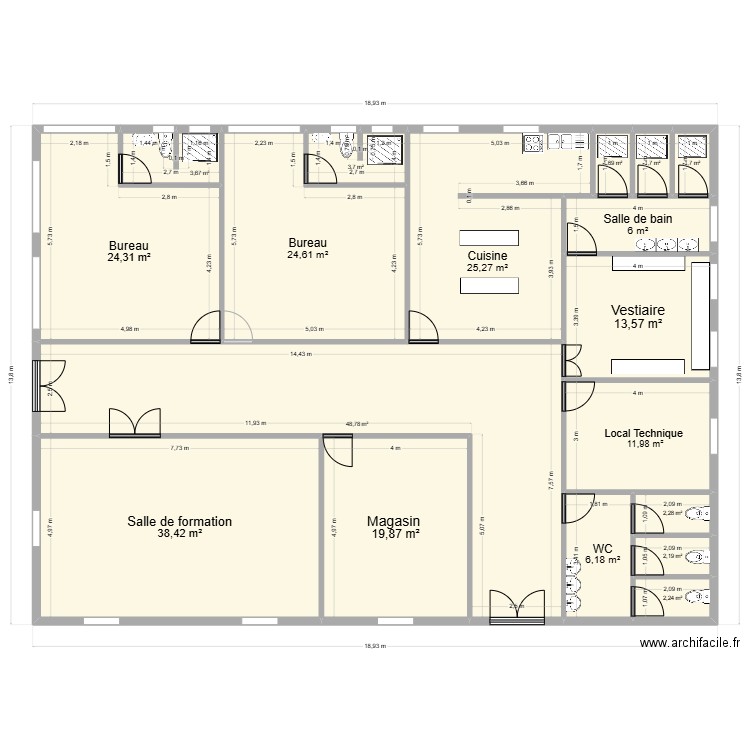 Plan zc. Plan de 18 pièces et 238 m2