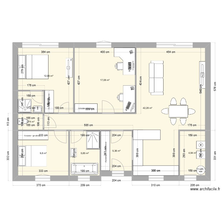 Maison. Plan de 8 pièces et 100 m2