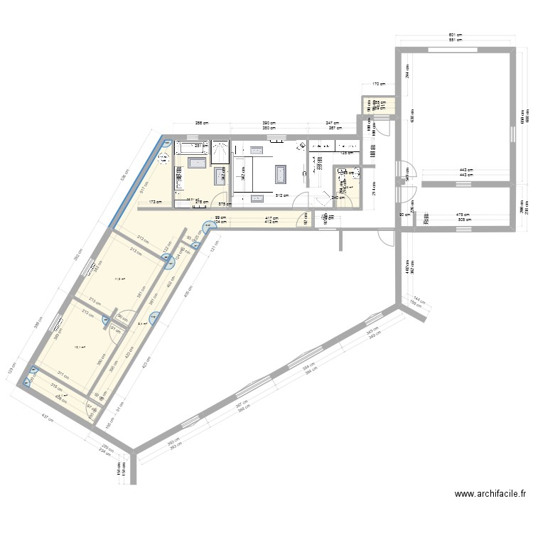 garage bien. Plan de 7 pièces et 67 m2