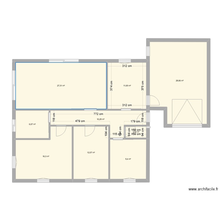 Maison 3. Plan de 9 pièces et 123 m2