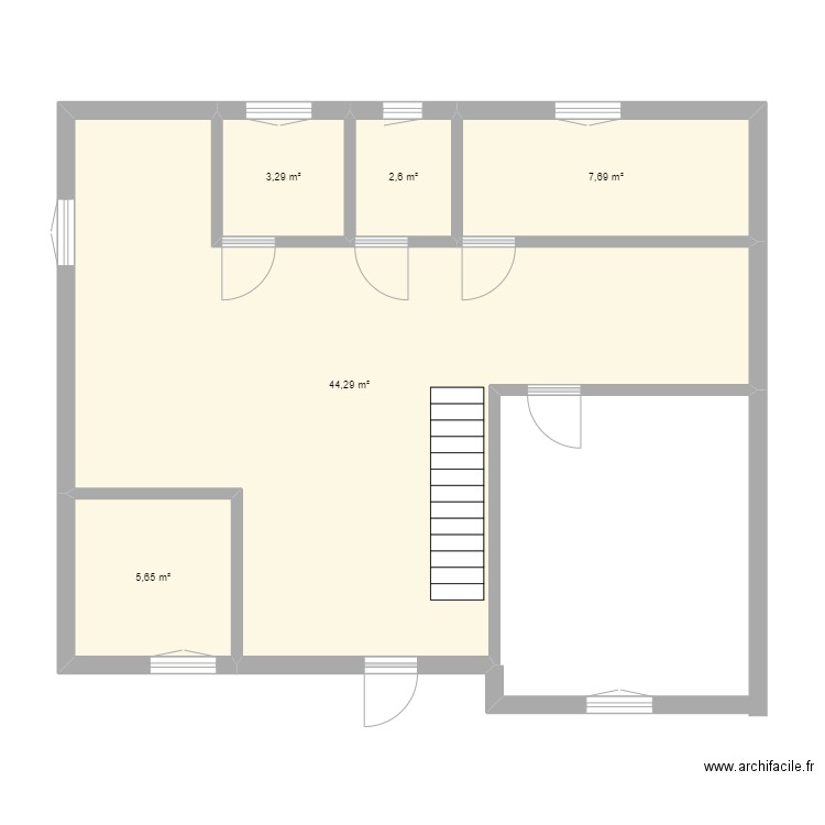 louca. Plan de 5 pièces et 64 m2