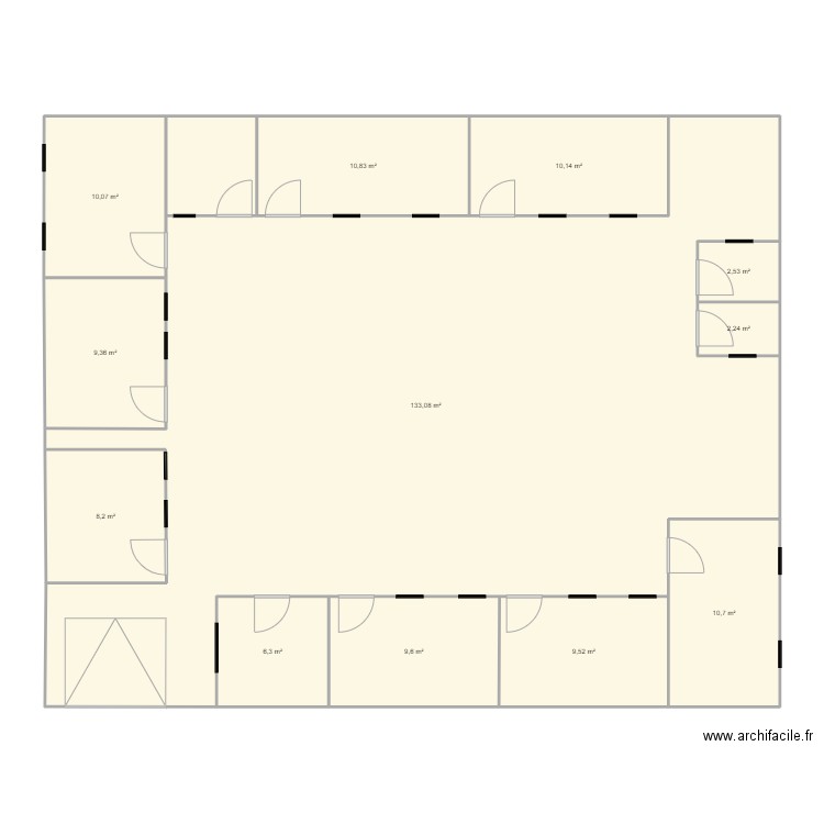 école. Plan de 12 pièces et 223 m2