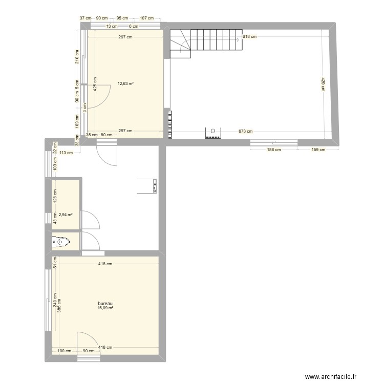 rez de chausse. Plan de 3 pièces et 32 m2