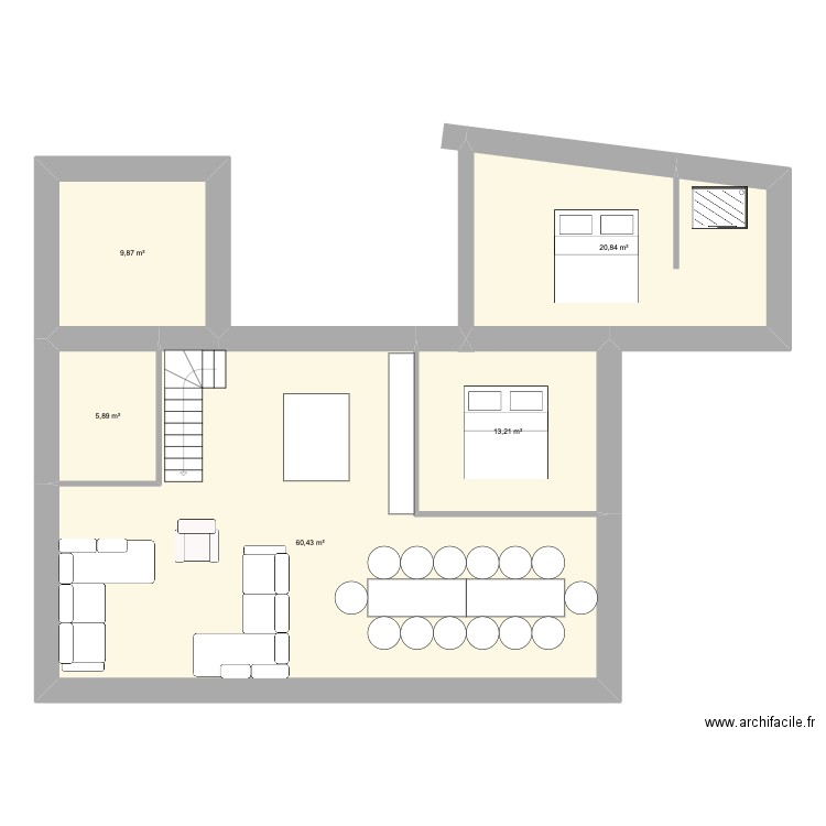 Ruine RDC. Plan de 5 pièces et 110 m2