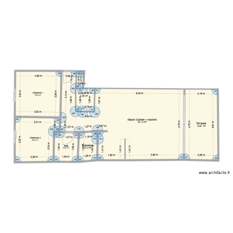 CREST. Plan de 7 pièces et 70 m2