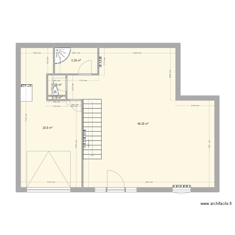 Maison. Plan de 8 pièces et 127 m2