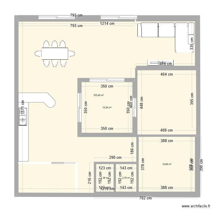 Patio. Plan de 5 pièces et 152 m2