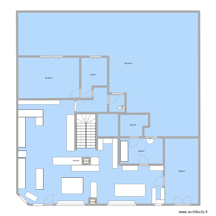 Boutiqu Aux fleurs de Moreuil. Plan de 9 pièces et 253 m2