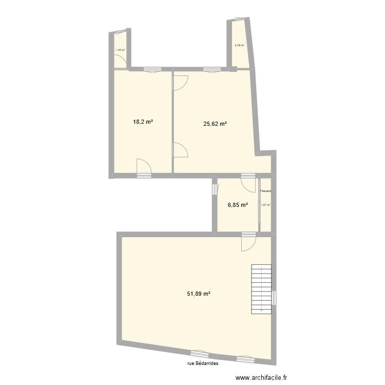 1 etage. Plan de 7 pièces et 108 m2