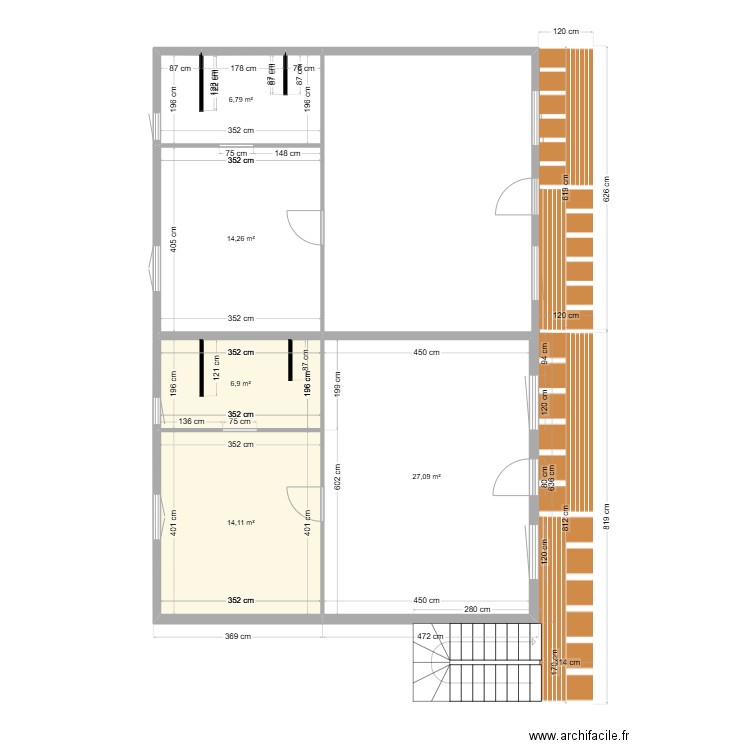 Bloc 6 appartements. Plan de 5 pièces et 69 m2