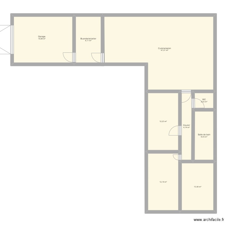 Maison. Plan de 9 pièces et 123 m2