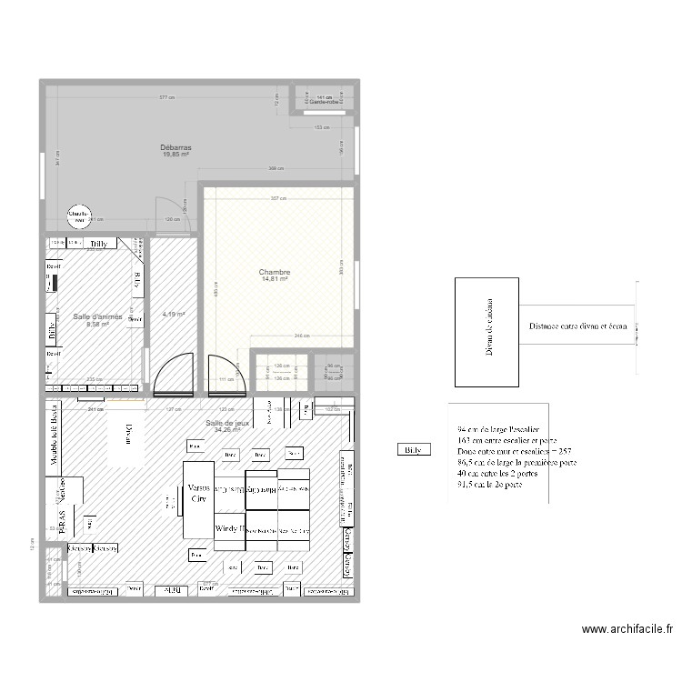 Sous-sol-meublé. Plan de 8 pièces et 85 m2