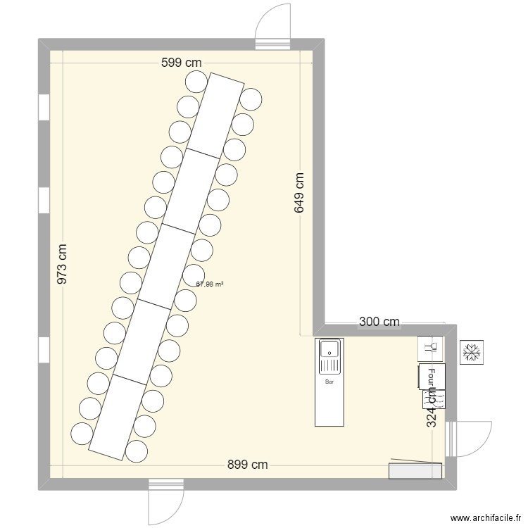 Salle poly. Plan de 1 pièce et 68 m2