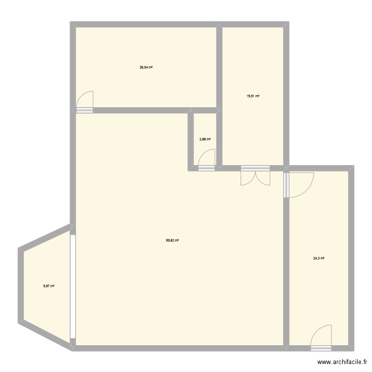 RDC Babrbizon. Plan de 6 pièces et 183 m2