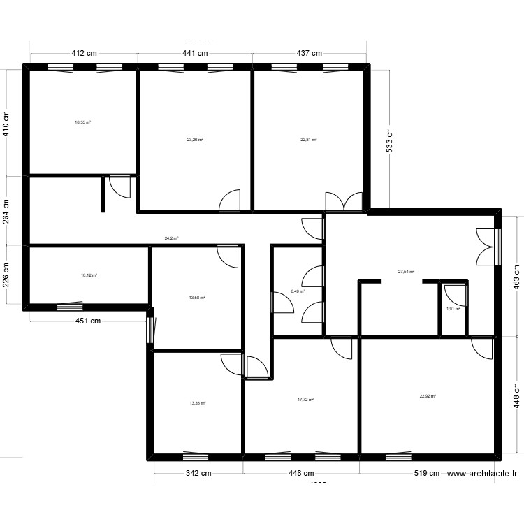 Racine. Plan de 12 pièces et 200 m2