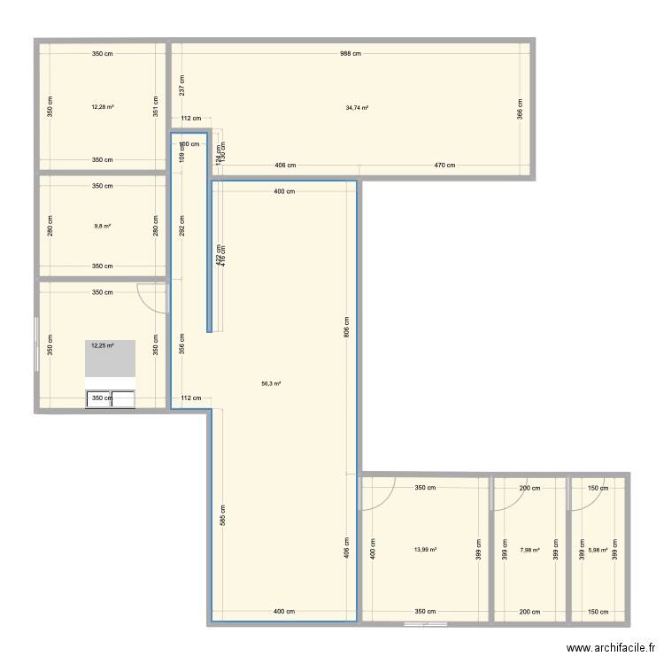 HKHouse. Plan de 8 pièces et 153 m2