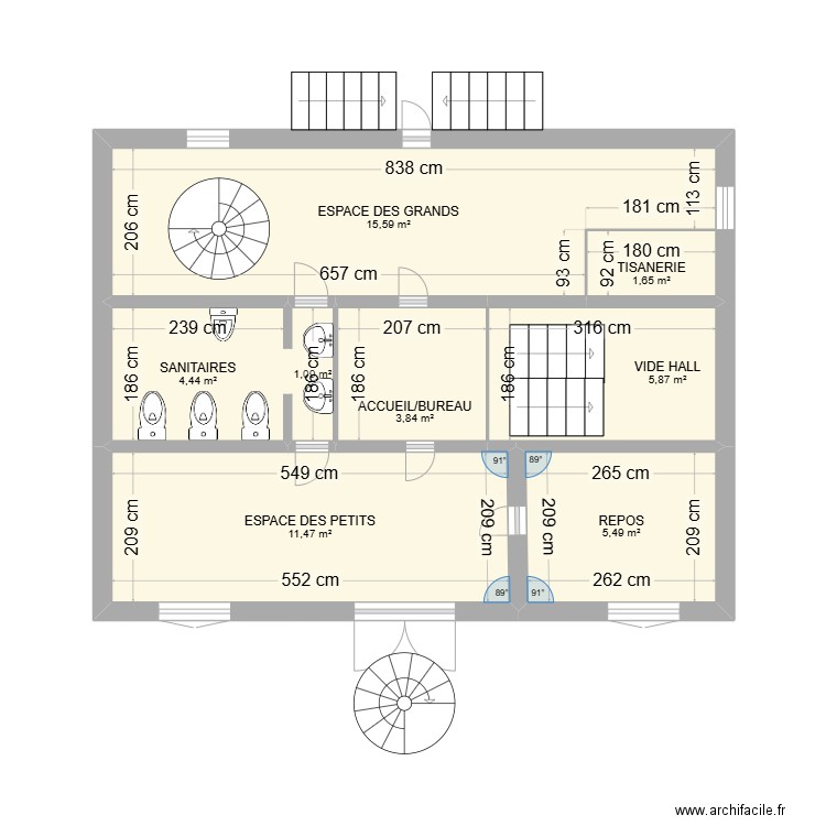 CENTRE DE LOISIRS. Plan de 8 pièces et 49 m2