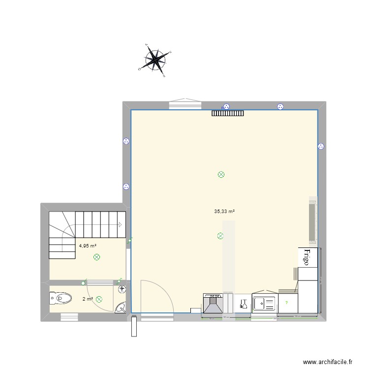 cuisine avec hotte. Plan de 3 pièces et 42 m2