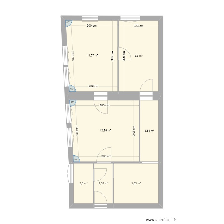 MONTMO 2. Plan de 7 pièces et 47 m2