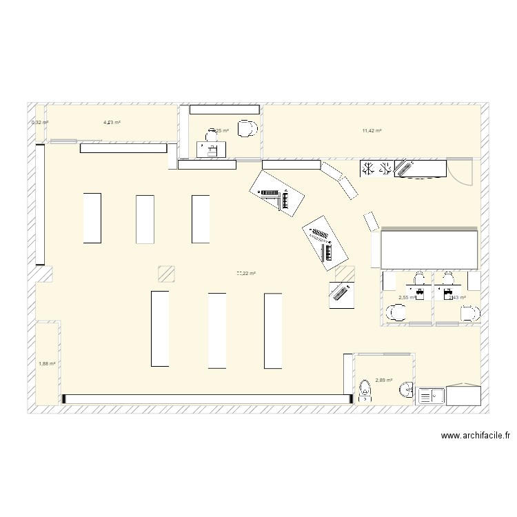 pharma rive de gier V1. Plan de 9 pièces et 130 m2