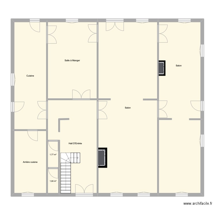 24-16 RDC. Plan de 8 pièces et 195 m2