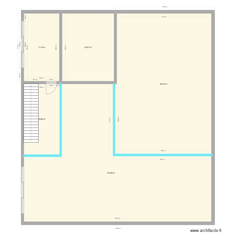 local chst. Plan de 10 pièces et 367 m2