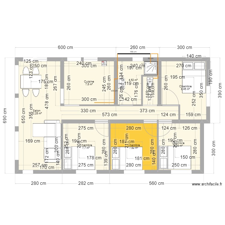 MAISON. Plan de 8 pièces et 67 m2