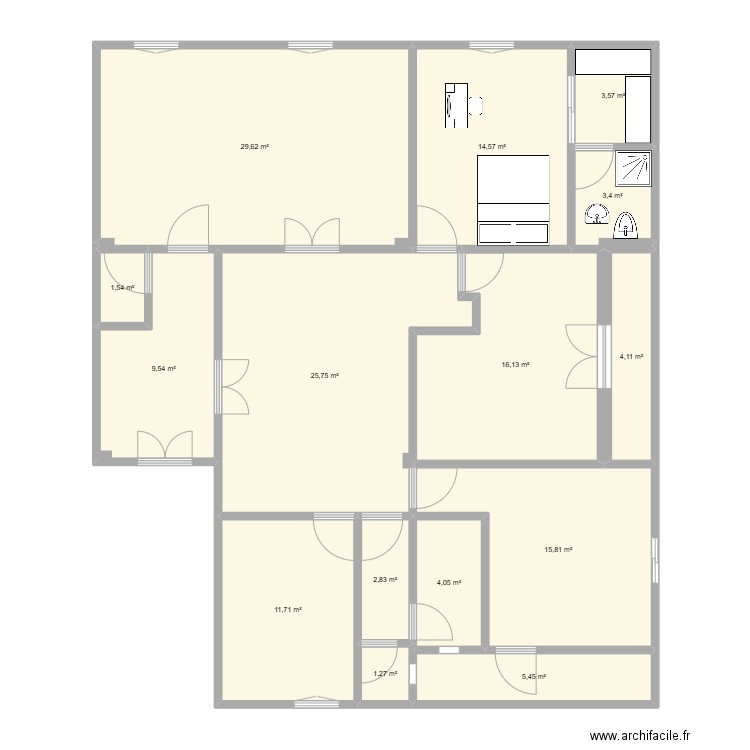 005. Plan de 13 pièces et 150 m2