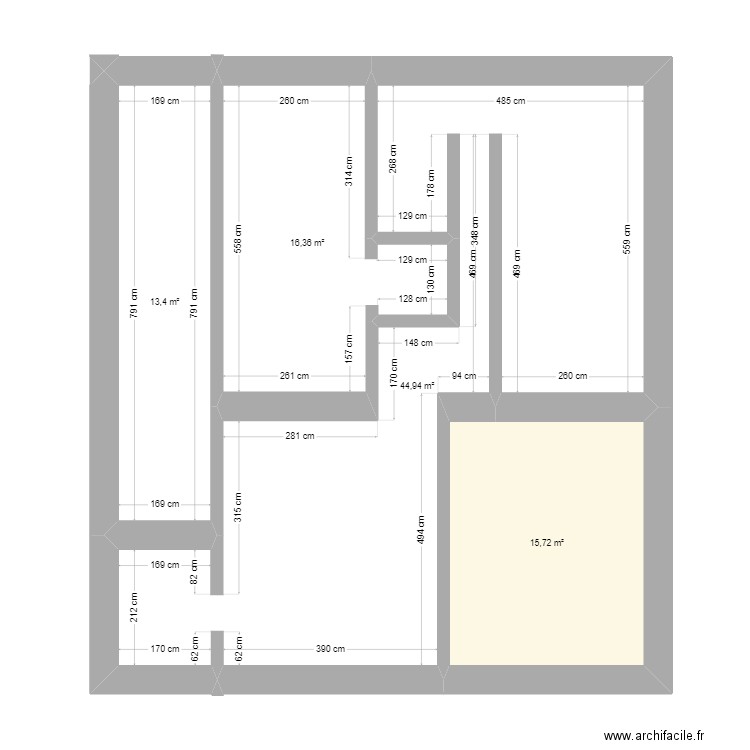 LA HALLE. Plan de 4 pièces et 90 m2