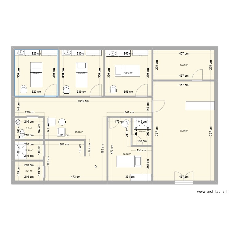 Cabine. Plan de 11 pièces et 145 m2