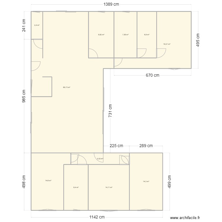 maison. Plan de 11 pièces et 170 m2