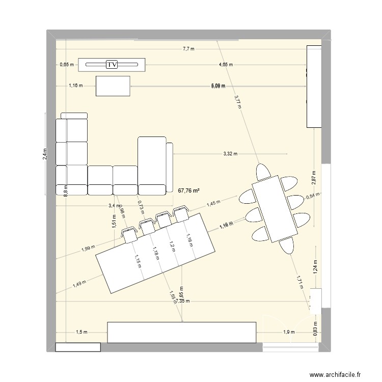 Salon. Plan de 1 pièce et 68 m2