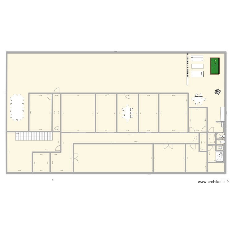 bureau. Plan de 16 pièces et 598 m2