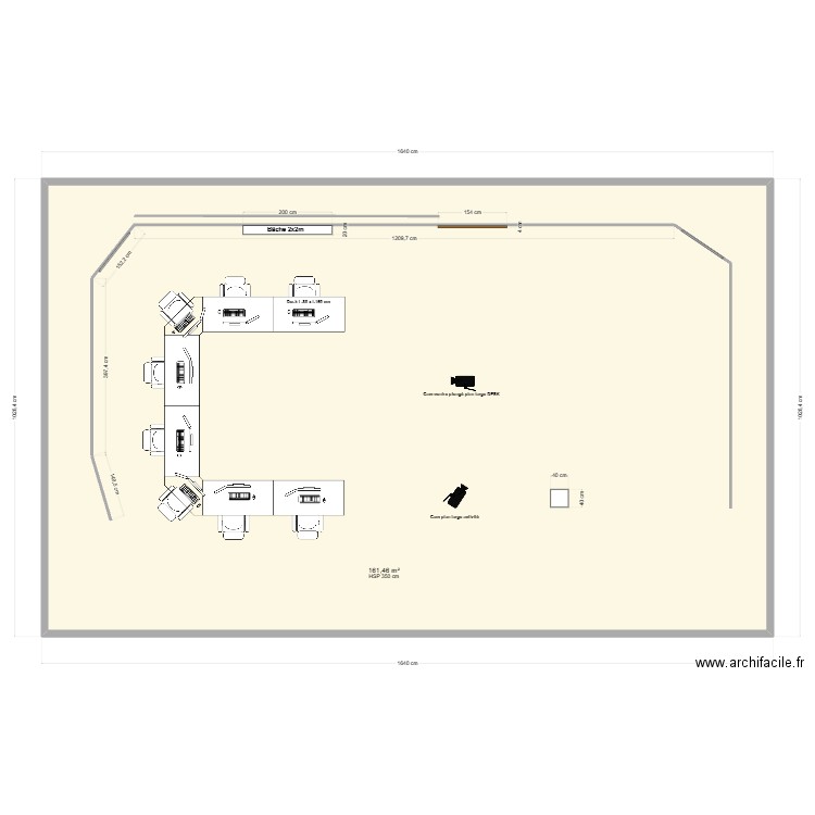 Plateau MVS 8 postes desk 160. Plan de 1 pièce et 161 m2